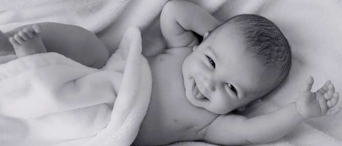 Lee más sobre el artículo ¿Qué ropa de cama necesita un bebé? para evitar peligros